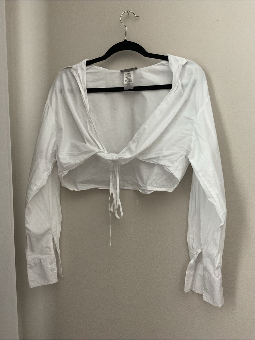 Sans Souci White Cropped Hooded Drawstring Top